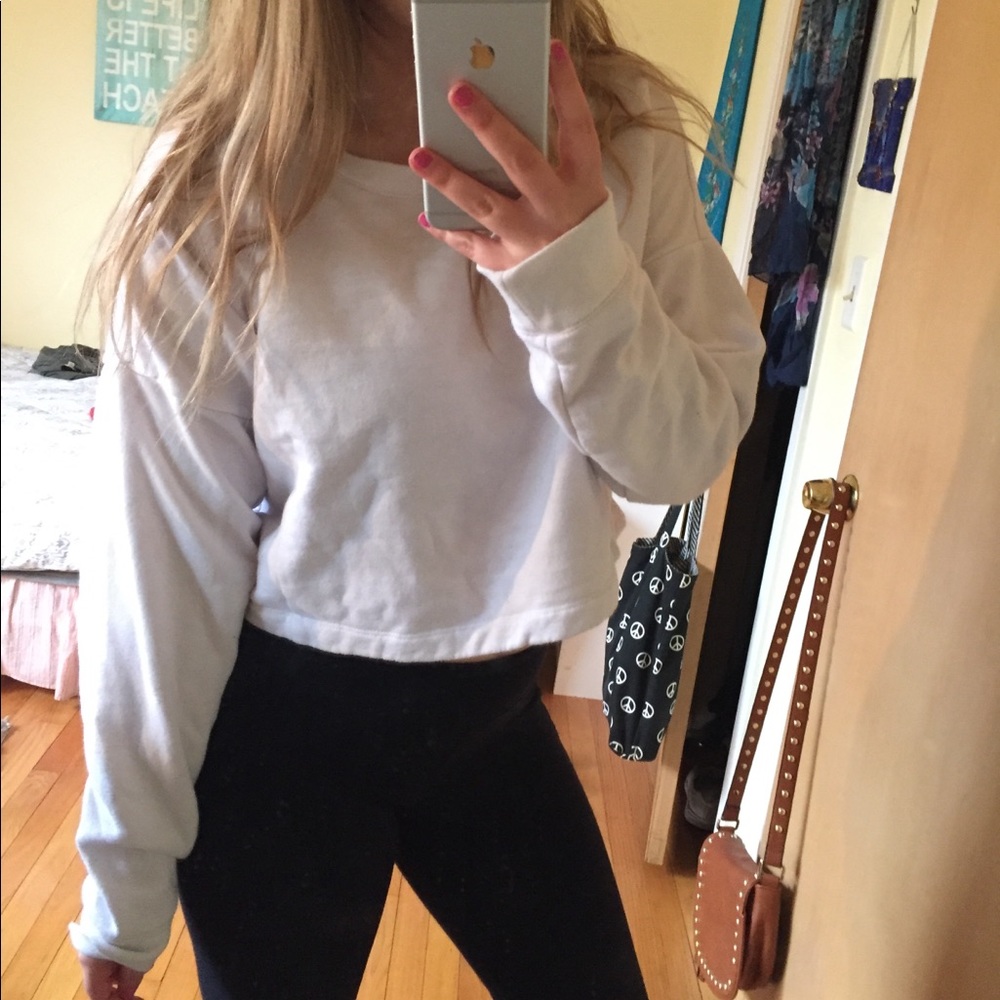 White cropped sweatshirt